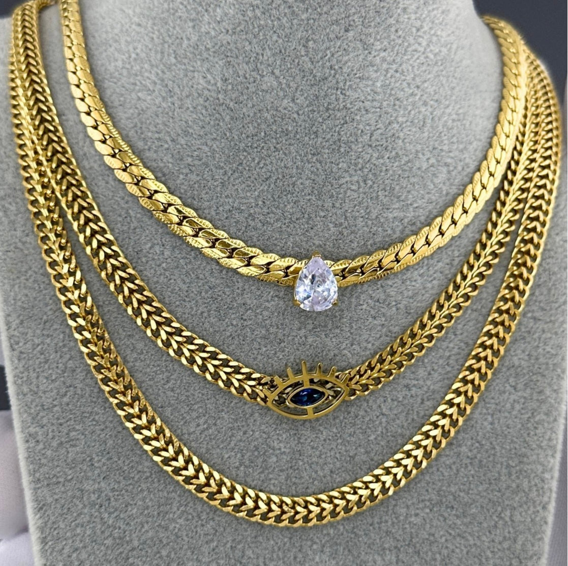 Grandinėlė su apsaugos simboliu „Evil Eye“, 18K auksu dengtas plienas
