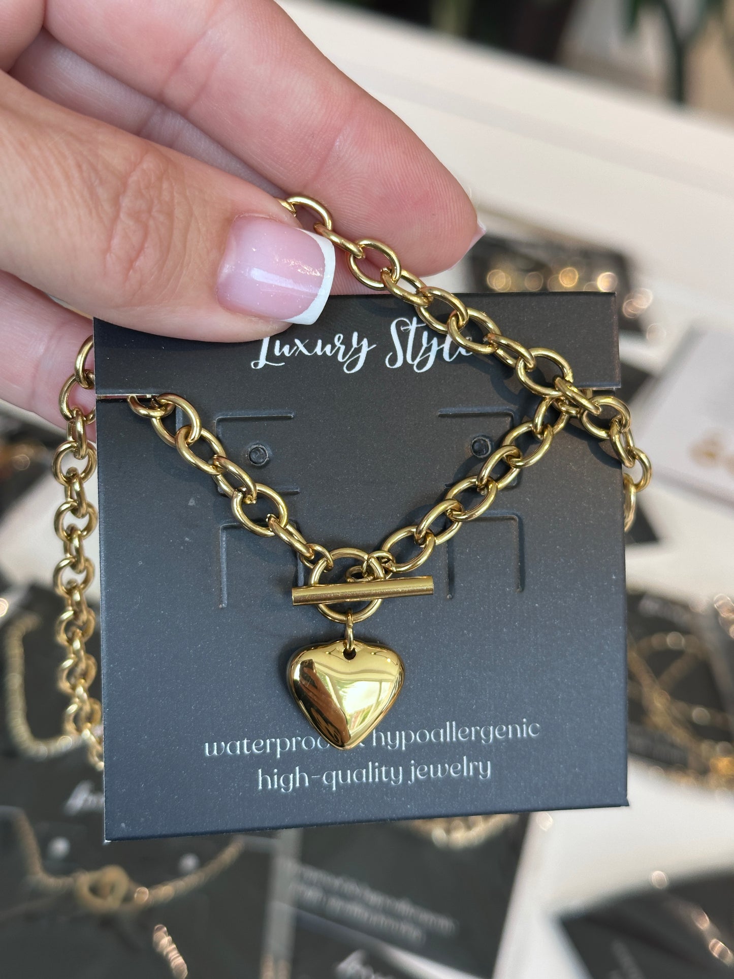 Kaklo papuošalas „Širdelė“, 18K auksu padengtas plienas.