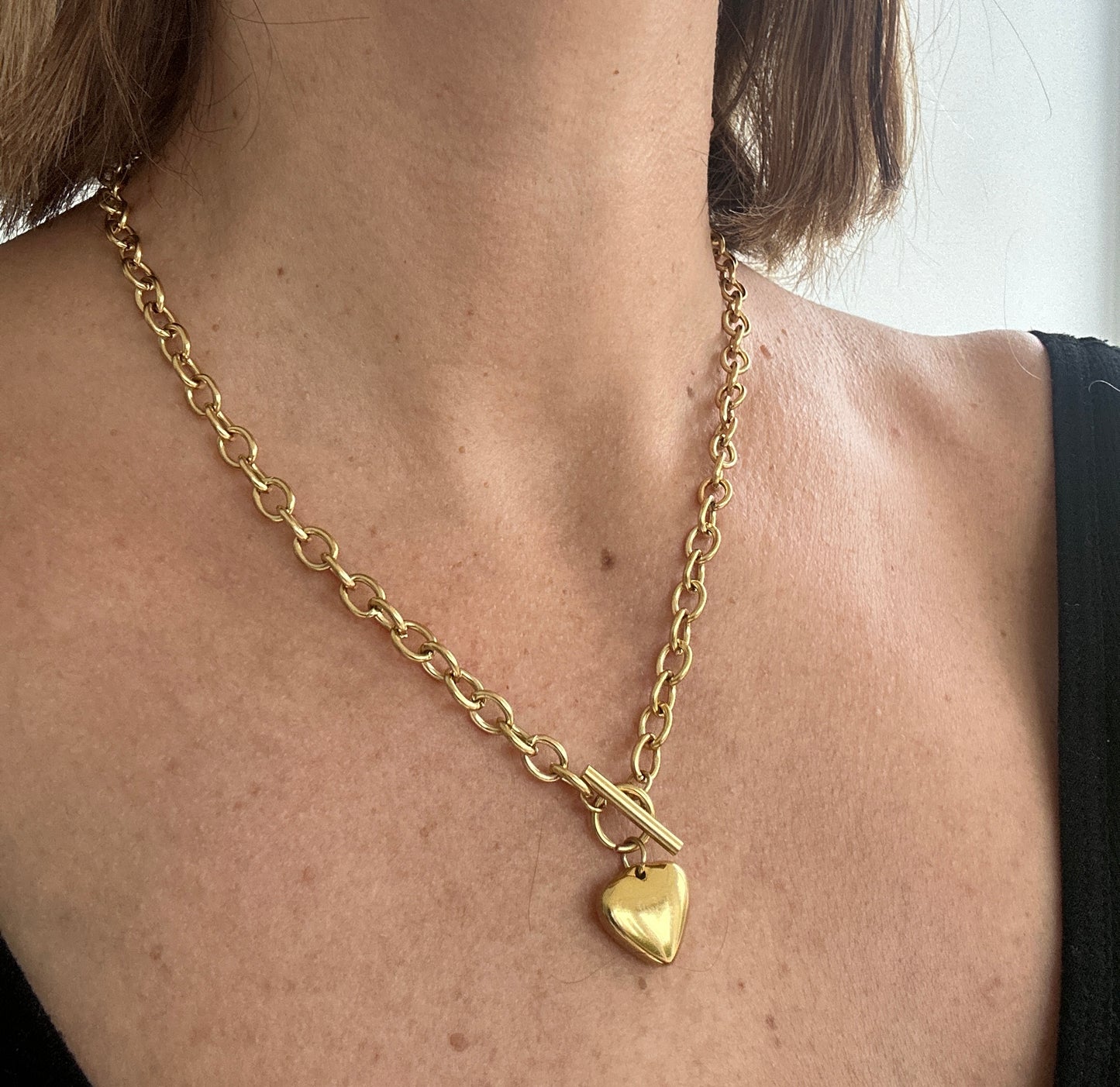 Kaklo papuošalas „Širdelė“, 18K auksu padengtas plienas.