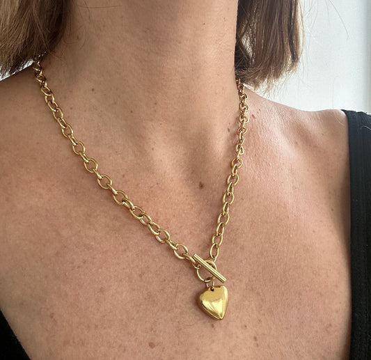 Kaklo papuošalas „Širdelė“, 18K auksu padengtas plienas.