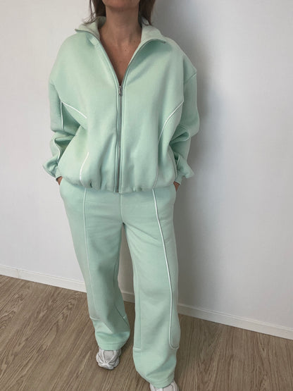 Bomber stiliaus džemperis