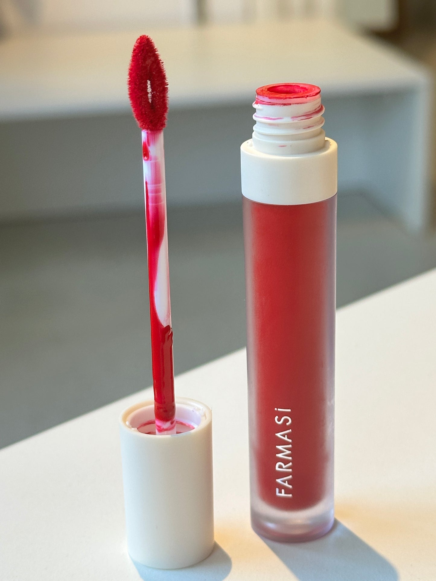 Matiniai skysti lūpų dažai 06 RED LOVE 4ml